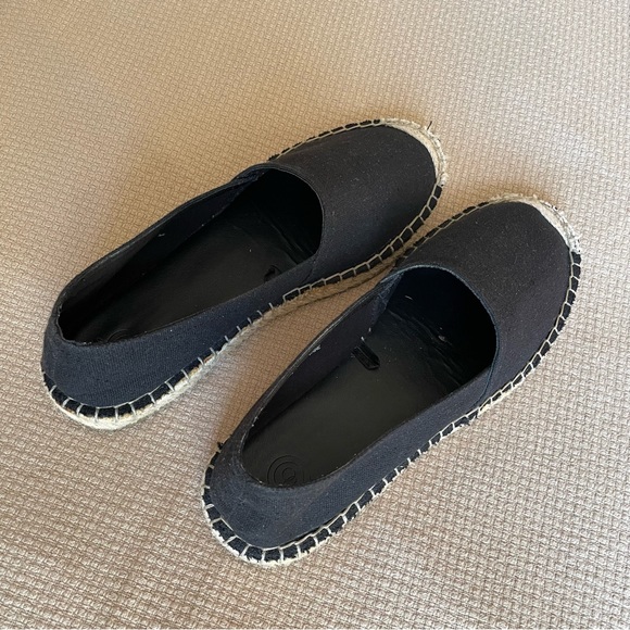 uo canvas espadrilles - Picture 2 of 6